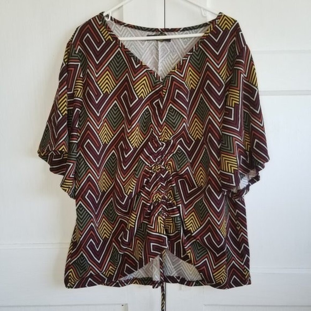 ❤️ 3/$12. Goddess Blouse Women's 3X Yellow Green Geometric Drawstring Front